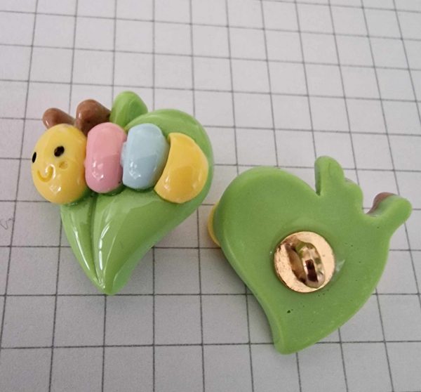 Colin Caterpillar 20mm Buttons - Image 4